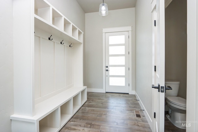 275 Meadow View Dr, Payette, ID 83661 - mudroom with wood finished floors and baseboards