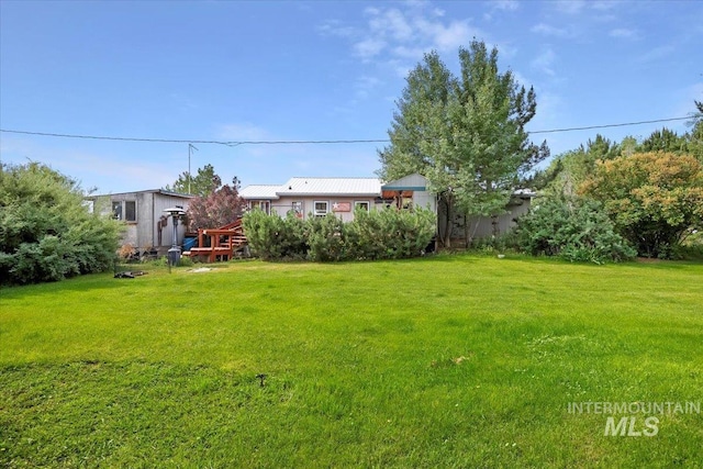 103 W 420 N, Shoshone, ID 83352 - view of green lawn