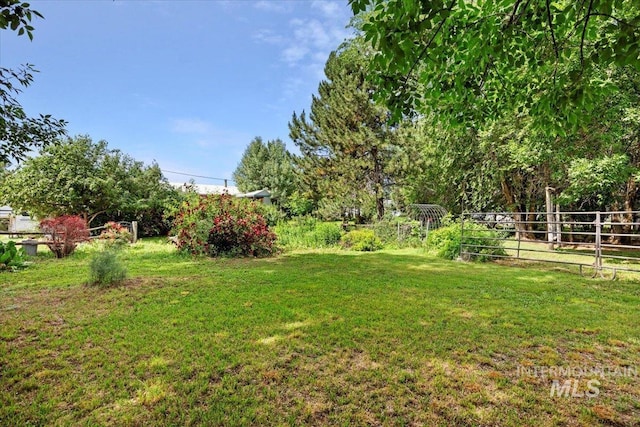 103 W 420 N, Shoshone, ID 83352 - view of yard