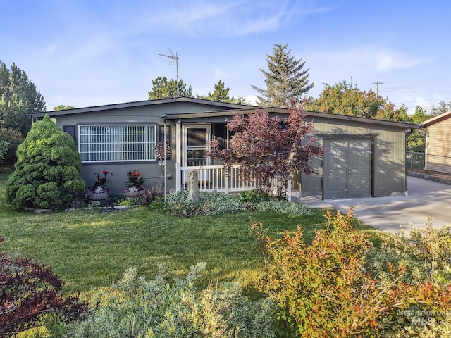 143 E Morris Ct, Kuna, ID 83634 - single story home with a front lawn and a porch