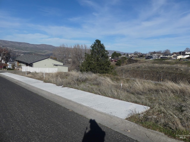 Listing photo 2 for 2987 Knollcrest Dr, Lewiston ID 83501