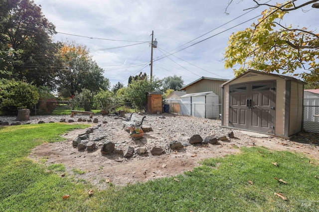 view of yard with a shed