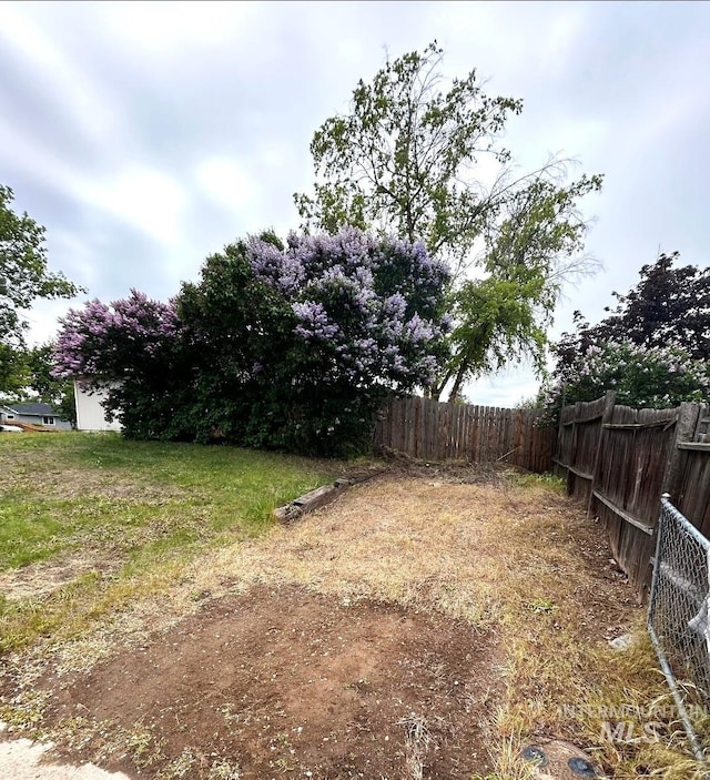2315 NW 14th St, Meridian, ID 83646 - view of yard featuring fence