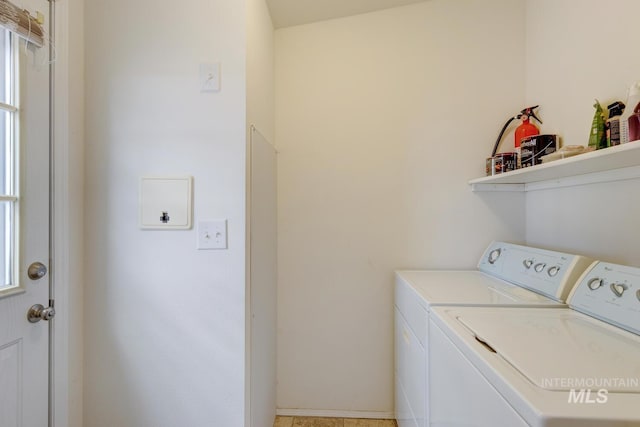 11755 E Cleft Rd, Mountain Home, ID 83647 - laundry area featuring separate washer and dryer