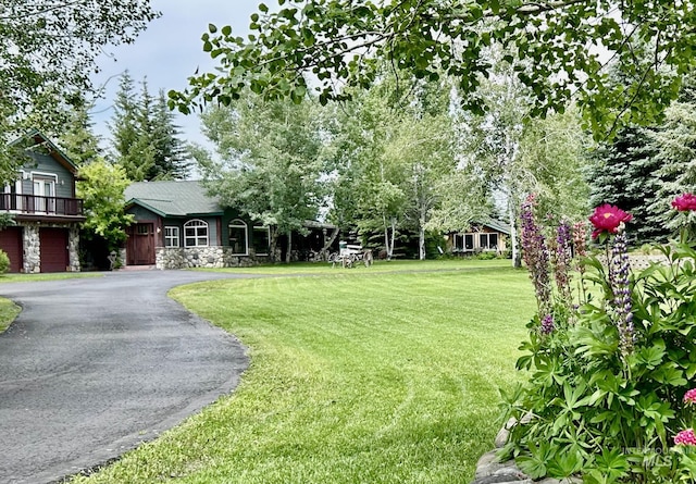 76 Rogers Ln, Mccall, ID 83638 - view of grassy yard featuring driveway