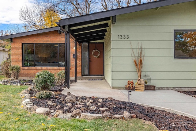 view of entrance to property