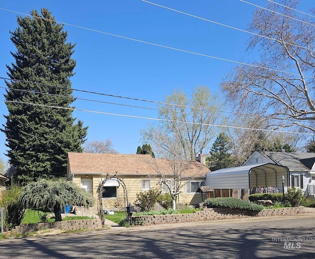 314 S Phillippi St, Boise, ID 83705 - view of front of property featuring a carport