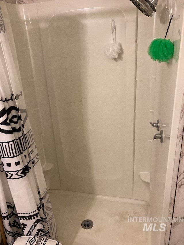 776 16th St, Vale, OR 97918 - bathroom with a stall shower