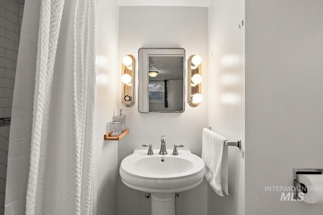 92 N Yale St, Nampa, ID 83651 - full bath with a sink