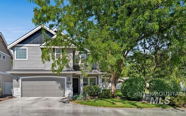 view of front of house with a garage