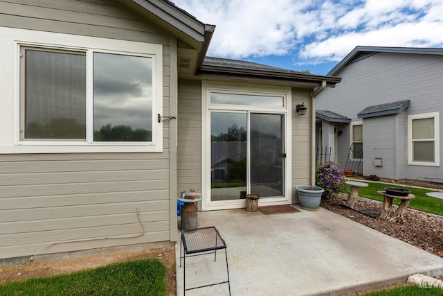 2313 River Oaks Ct, Nampa, ID 83686 - property entrance featuring a patio