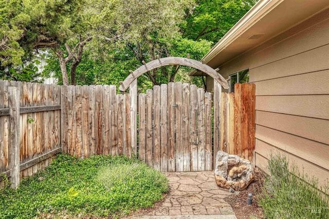 6174 W Winstead Pl, Boise, ID 83704 - view of yard featuring fence