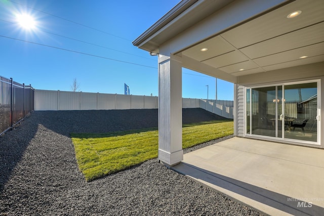 view of yard featuring a patio area