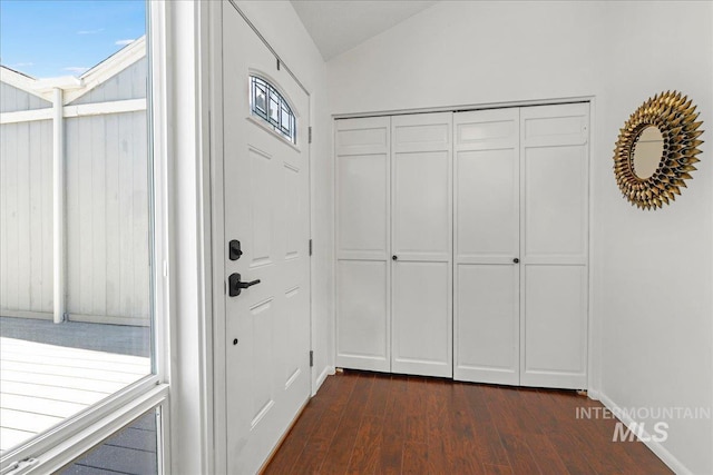 300 Morrison Unit 643, Twin Falls, ID 83301 - foyer featuring dark wood-type flooring and vaulted ceiling
