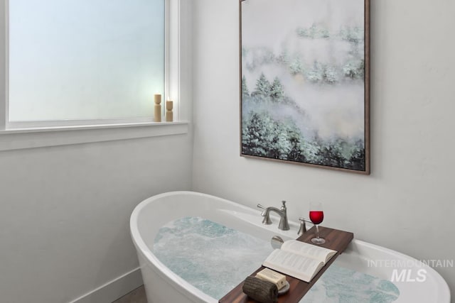 12975 Sandy Dr, Donnelly, ID 83615 - bathroom featuring a soaking tub