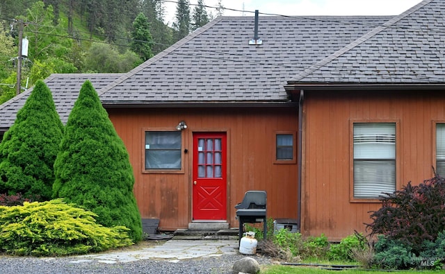 830 Riverside Ave, Orofino, ID 83544 - view of exterior entry with roof with shingles