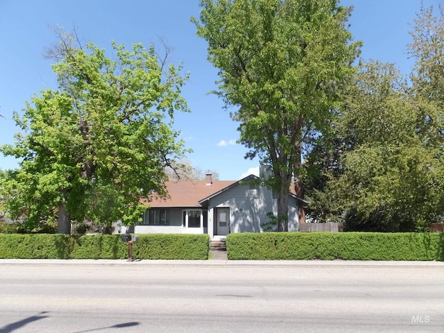 view of front of property