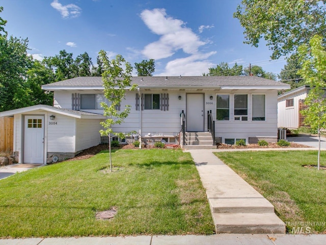 3004/3006 W Gerrard St, Boise, ID 83703 - view of front facade featuring a front lawn