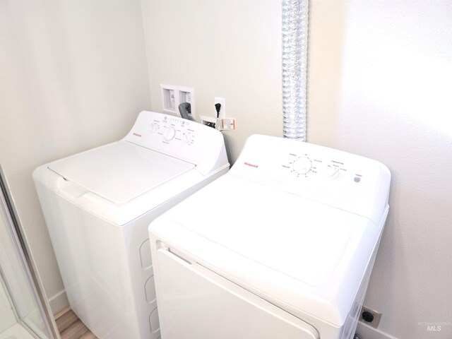 3004/3006 W Gerrard St, Boise, ID 83703 - laundry area with washing machine and clothes dryer