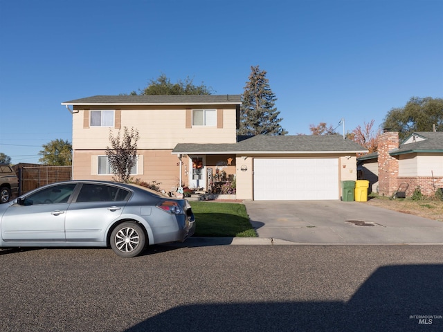 view of front property featuring a garage