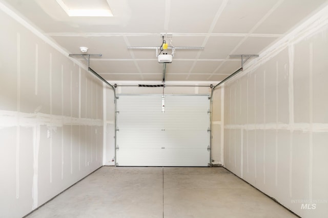 1371 SW Harrier Ave, Mountain Home, ID 83647 - garage with a garage door opener