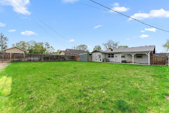 view of yard featuring a fenced backyard and a patio area