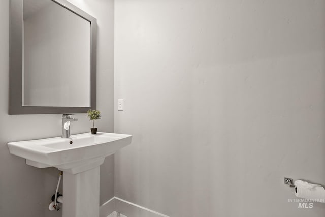 6922 N Agrarian, Meridian, ID 83646 - bathroom with baseboards