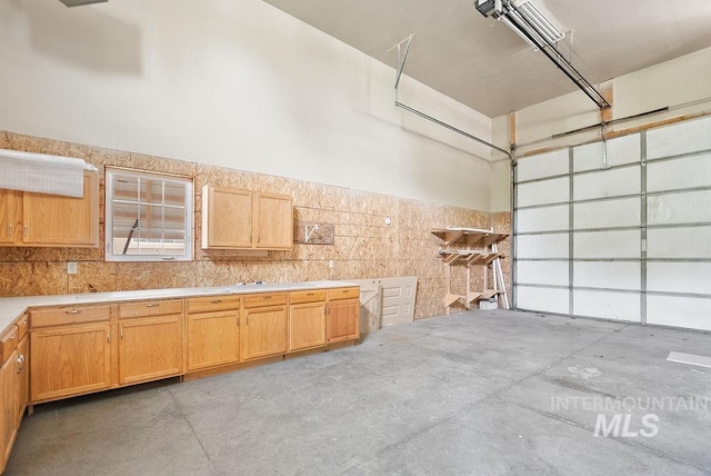720 E Main St, Jerome, ID 83338 - view of garage