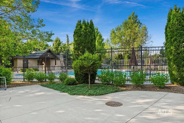 356 E Lake Briar Ln, Eagle, ID 83616 - gate with a patio area