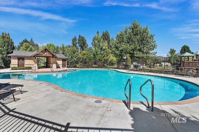 356 E Lake Briar Ln, Eagle, ID 83616 - community pool with a patio