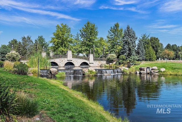 356 E Lake Briar Ln, Eagle, ID 83616 - surrounding community featuring a water view