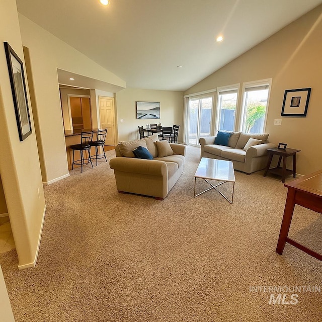 living room featuring carpet floors, recessed lighting, baseboards, and lofted ceiling