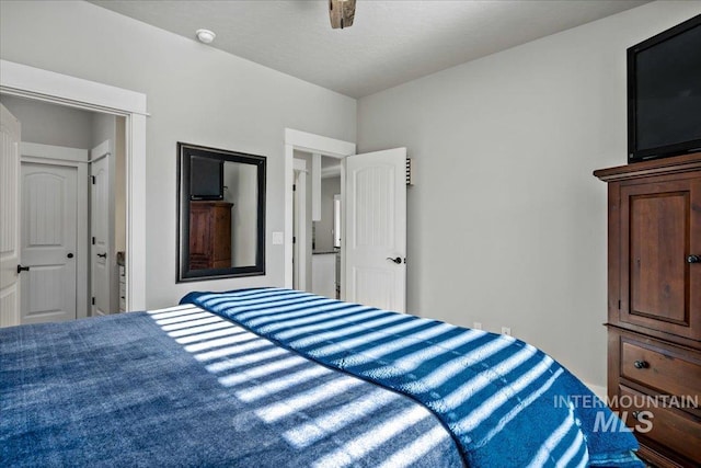 bedroom with ceiling fan