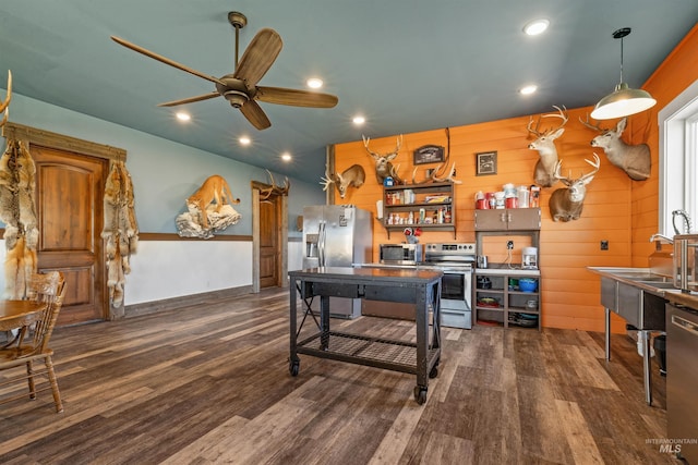 office with dark wood finished floors, a ceiling fan, and recessed lighting