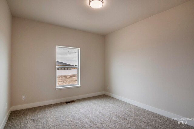 1100 Tanglewood St, Burley, ID 83318 - carpeted empty room featuring baseboards and visible vents