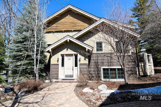 view of front of home