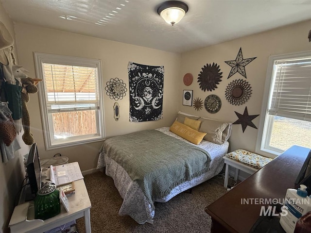 bedroom featuring carpet floors