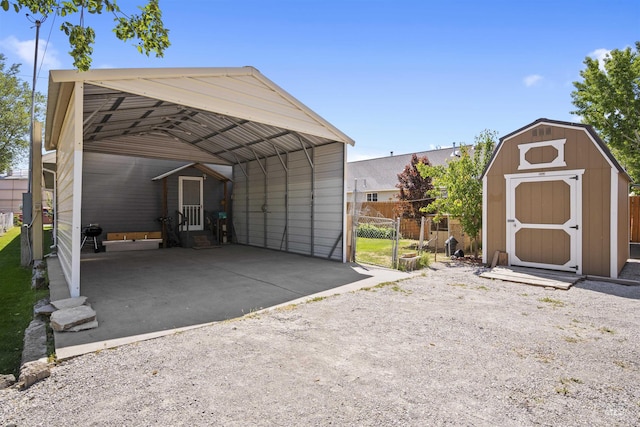 642 Oak St, Twin Falls, ID 83301 - view of parking featuring a shed, a detached carport, and dirt driveway