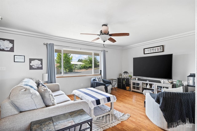 3404 Chukar Ln, Clarkston, WA 99403 - living room with ceiling fan, crown molding, and wood finished floors