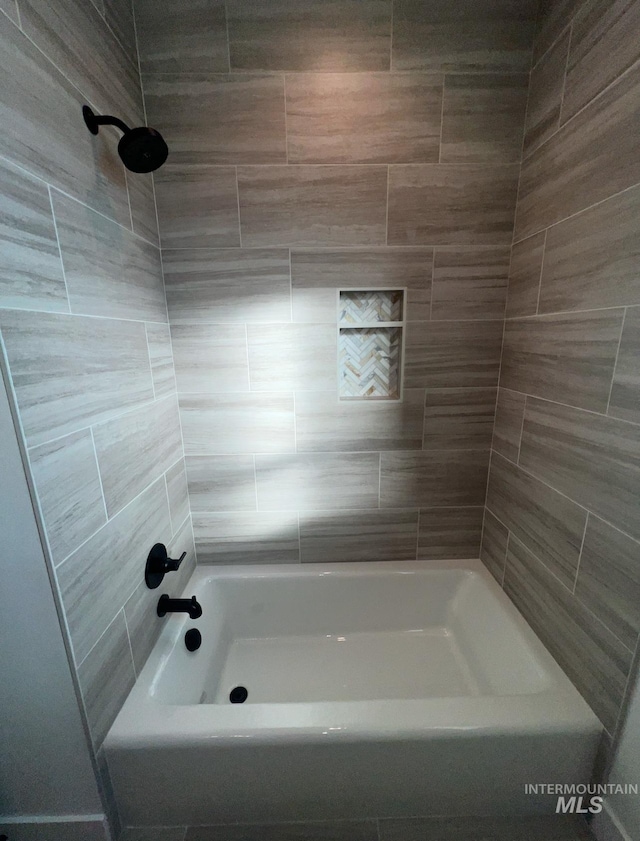 11233 S Saylis Pl, Kuna, ID 83634 - bathroom with tiled shower / bath combo