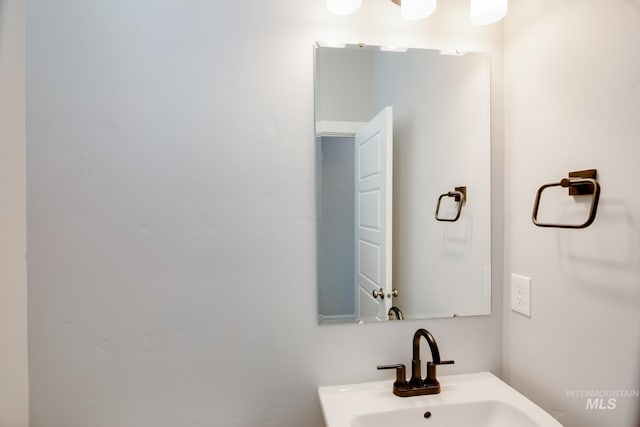 bathroom featuring sink