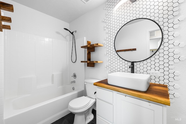 942 S Stibnite Pl, Kuna, ID 83634 - bathroom with toilet, vanity, and shower / bathtub combination