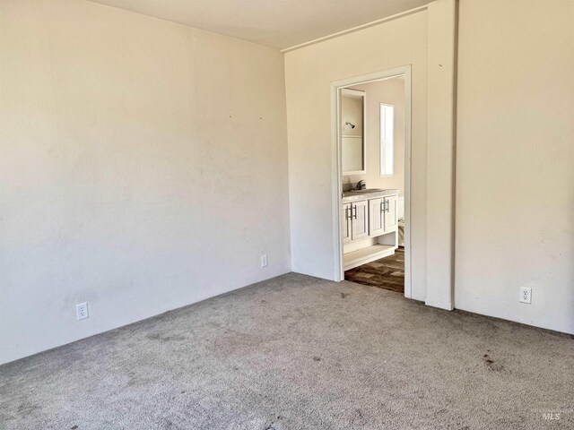150 Sunset Dr N, Hagerman, ID 83332 - spare room with carpet flooring and a sink