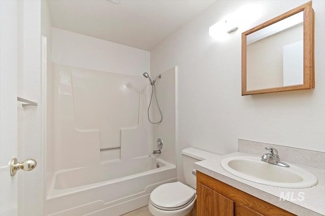 975 W Meander Ct, Eagle, ID 83616 - full bath featuring toilet, vanity, and washtub / shower combination