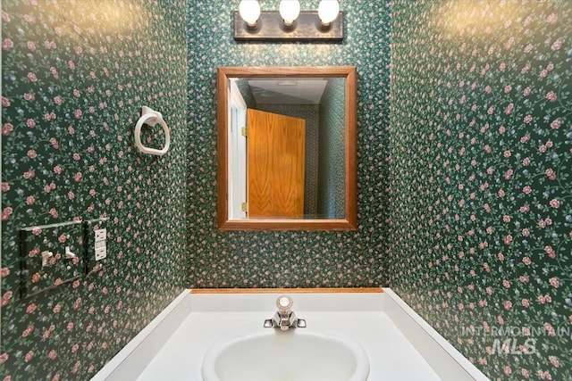 975 W Meander Ct, Eagle, ID 83616 - bathroom with wallpapered walls and vanity