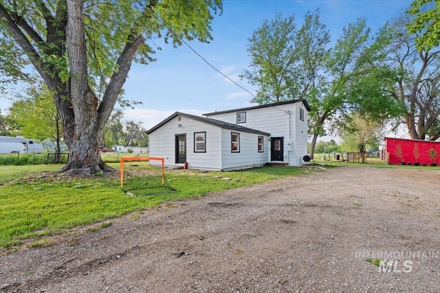 5009 Airport Rd, Nampa, ID 83687 - view of front facade featuring dirt driveway