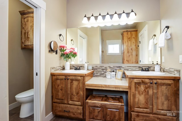 2018 S Sandcrest Loop, Nampa, ID 83686 - full bathroom with vanity and tasteful backsplash