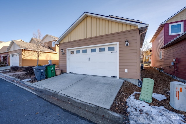 view of detached garage