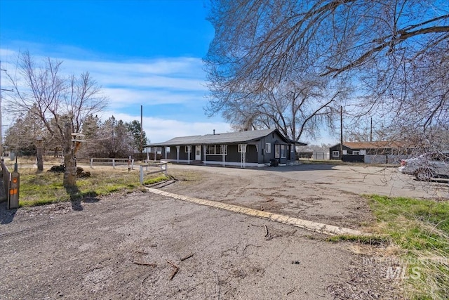 view of front of property