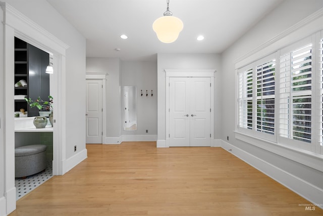 876 E Pennsylvania Ln, Boise, ID 83706 - hallway featuring light wood-style floors, baseboards, and recessed lighting
